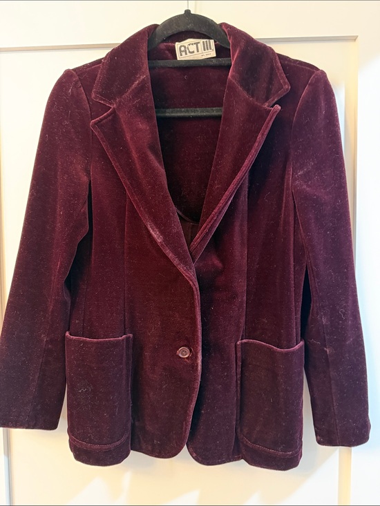 Act Iii Jackets & Blazers - Vintage Women's Velvet Blazer Jacket in Burgundy
